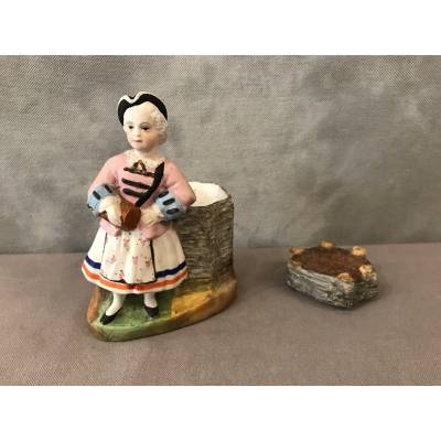 Pot à tabac Madelon en porcelaine de biscuit d'époque 19 ème