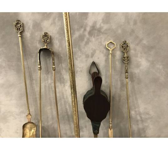 Old fireplace servant 5 pieces in bronze and brass from the 19th century