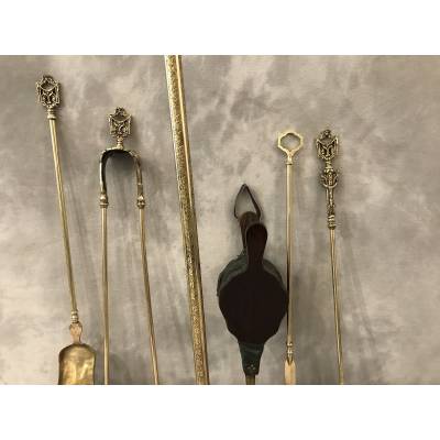 Old fireplace servant 5 pieces in bronze and brass from the 19th century