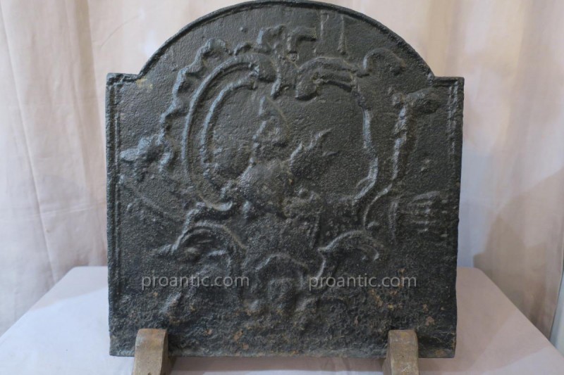 Small chimney plate in period cast iron 18th century