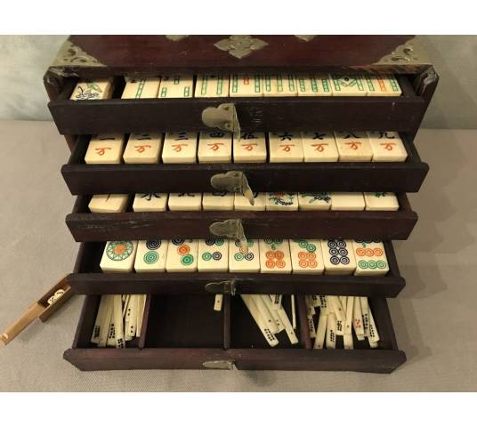 Old majong game from the 19th century