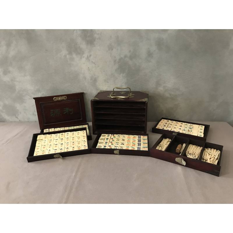 Old majong game from the 19th century