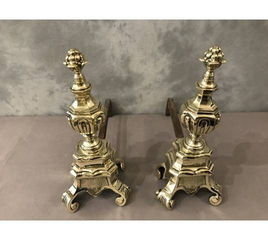 Beaux chenets anciens en bronze poli d'époque 19 ème