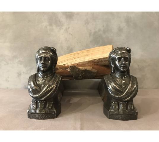 Paire de chenets anciens en fonte d'époque 19 ème