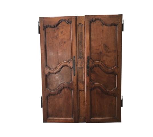 Paire de portes anciennes en bois fruitier d'époque fin XVIII ème