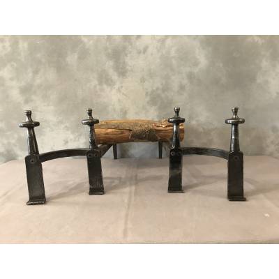 Pair of old iron tracks from the late 18th century