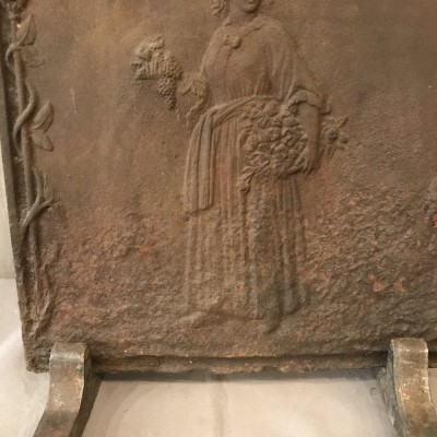 Petite plaque de cheminée ancienne en fonte d'époque fin 18 ème