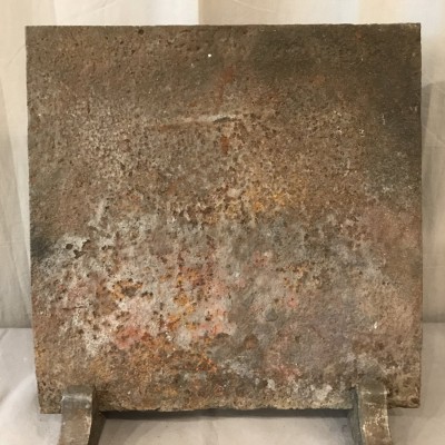 Petite plaque de cheminée ancienne en fonte d'époque fin 18 ème