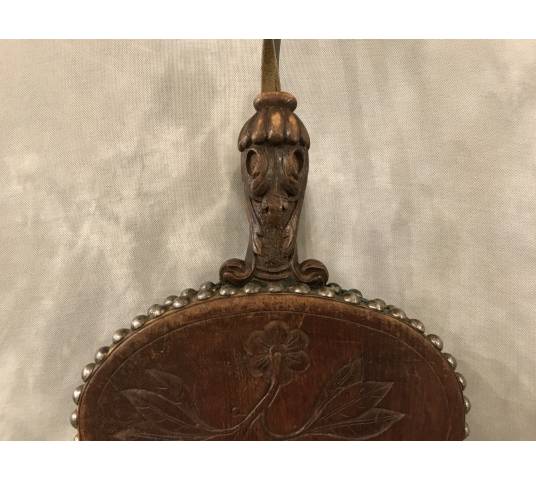 Beau grand soufflet de cheminée en chêne sculpté d'époque 19 ème
