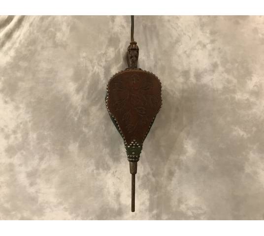 Beau grand soufflet de cheminée en chêne sculpté d'époque 19 ème