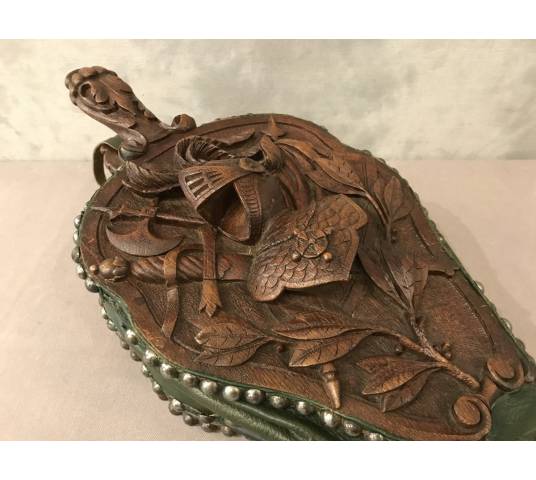 Beau grand soufflet de cheminée en chêne sculpté d'époque 19 ème