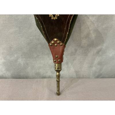 Petit soufflet de cheminée ancien en marqueterie d'époque 19 ème