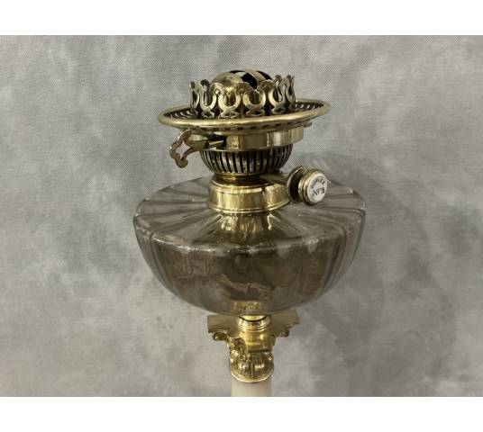 Pied de lampe à pétrole en bronze et en albâtre d'époque 19 ème