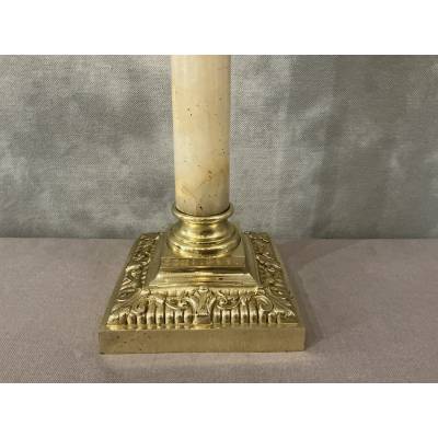 Pied de lampe à pétrole en bronze et en albâtre d'époque 19 ème
