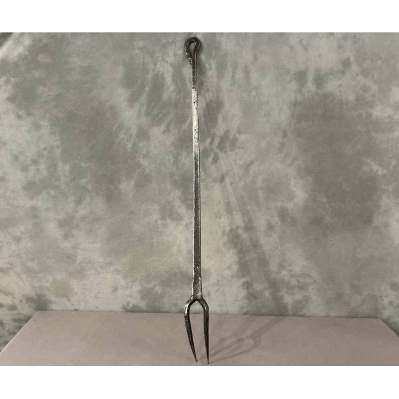 Grande fourche en fer forgé d'époque 18 ème