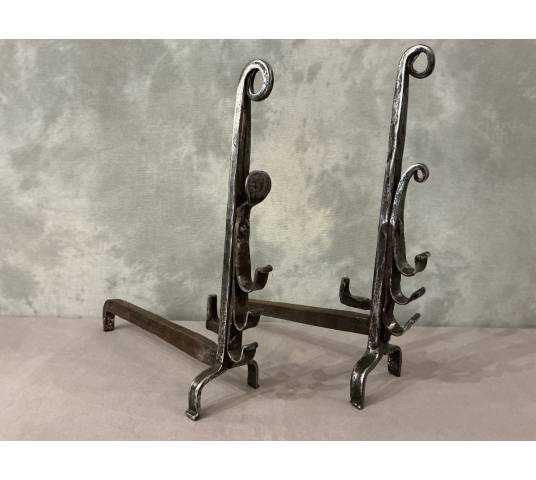 Paire de chenets anciens en fer forgé d'époque 18 ème
