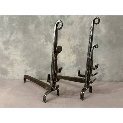 Paire de chenets anciens en fer forgé d'époque 18 ème