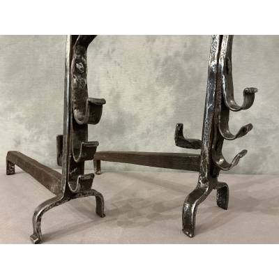 Paire de chenets anciens en fer forgé d'époque 18 ème