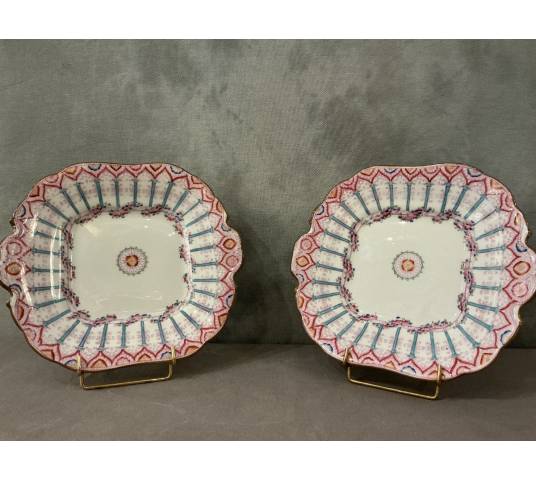Paire de plats à gâteaux en porcelaine de Minton  d'époque 19 ème