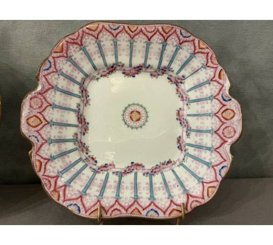 Paire de plats à gâteaux en porcelaine de Minton  d'époque 19 ème