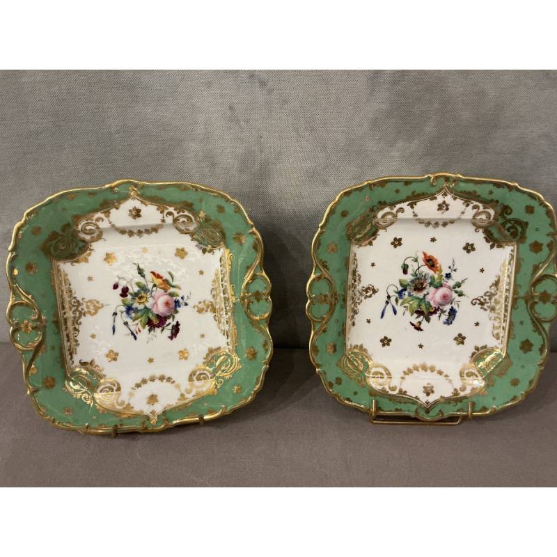 Paire de plats à gâteaux en porcelaine de Vieux Paris d'époque 19 ème