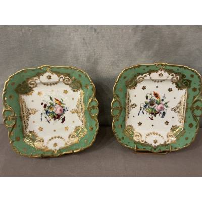 Paire de plats à gâteaux en porcelaine de Vieux Paris d'époque 19 ème
