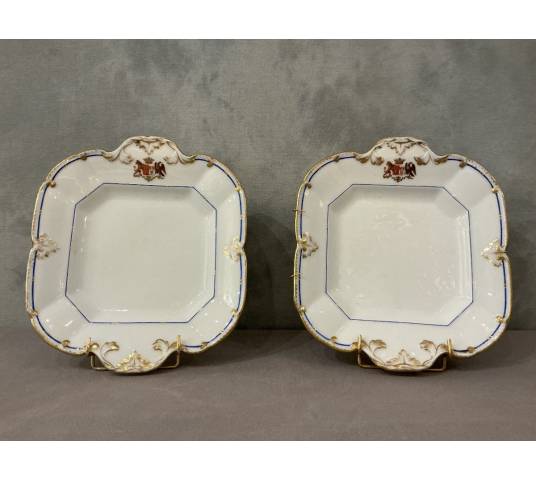 Paire de plats en porcelaine de Vieux paris d'époque 19 ème