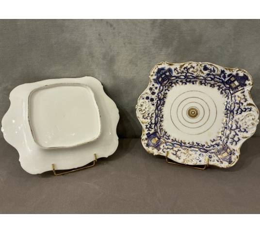 Paire de plats en porcelaine de Vieux Paris d'époque 19 ème