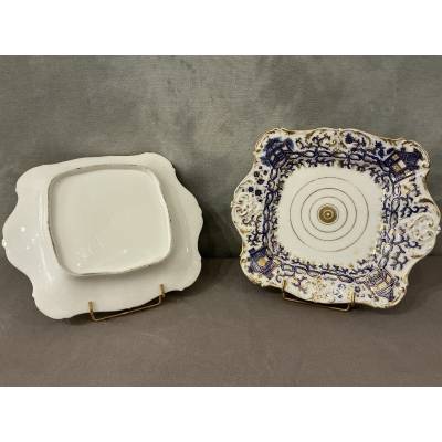 Paire de plats en porcelaine de Vieux Paris d'époque 19 ème