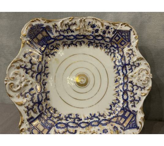 Paire de plats en porcelaine de Vieux Paris d'époque 19 ème