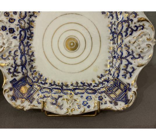Paire de plats en porcelaine de Vieux Paris d'époque 19 ème