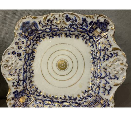 Paire de plats en porcelaine de Vieux Paris d'époque 19 ème