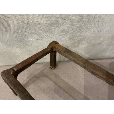 Paire de chenets anciens en fer d'époque 18 ème