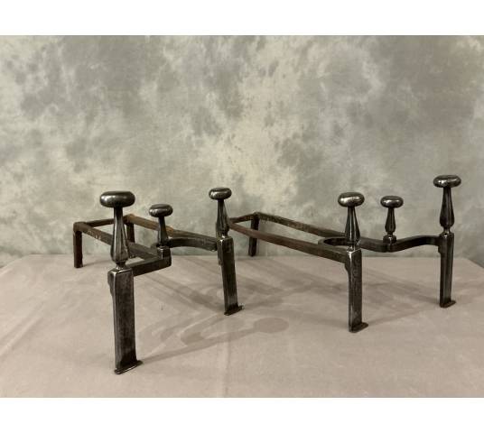 Paire de chenets anciens en fer d'époque 18 ème