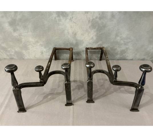 Paire de chenets anciens en fer d'époque 18 ème