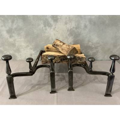 Paire de chenets anciens en fer d'époque 18 ème