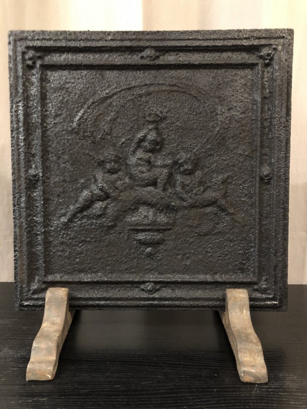 Petite plaque de cheminée en fonte d'époque 18ème-siècle.