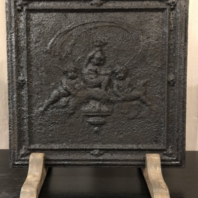 Petite plaque de cheminée en fonte d'époque 18ème-siècle.