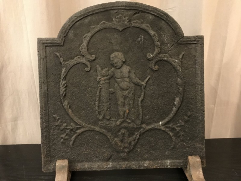 Plaque de cheminée en fonte d'époque 18ème siècle.