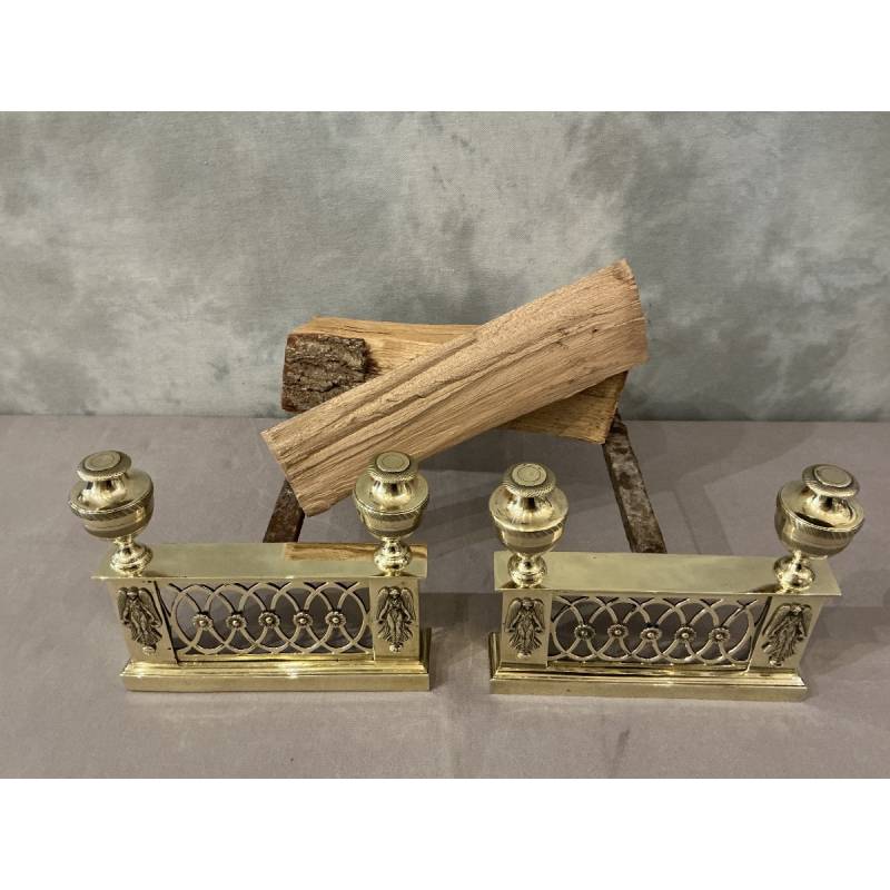 Beaux petits chenets anciens d'époque directoire en bronze et laiton