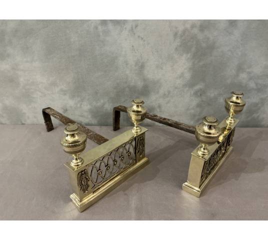 Beaux petits chenets anciens d'époque directoire en bronze et laiton