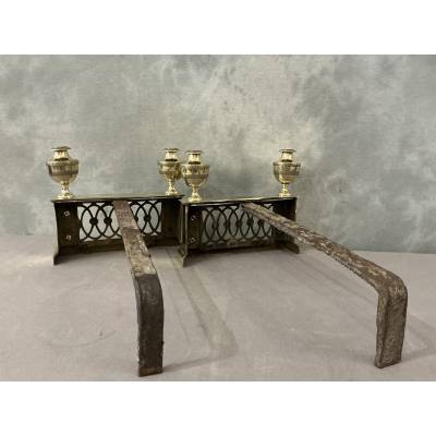 Beaux petits chenets anciens d'époque directoire en bronze et laiton