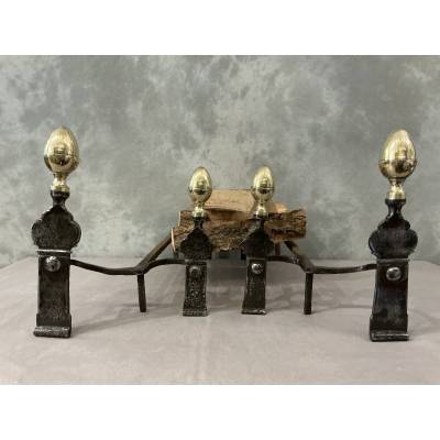 Belle paire de chenets en fer et laiton d'époque 18 ème