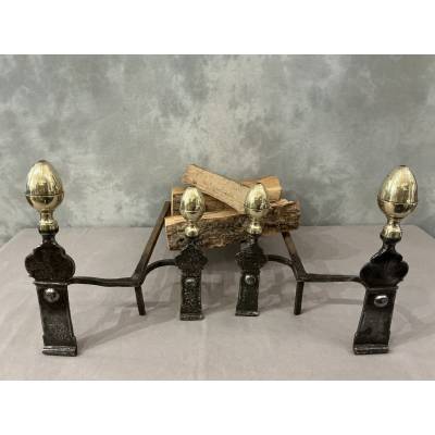 Belle paire de chenets en fer et laiton d'époque 18 ème