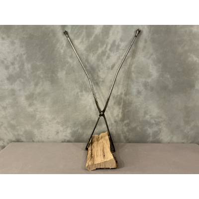 Grande pince ciseaux, pince à bras en fer forgé d'époque 18 ème