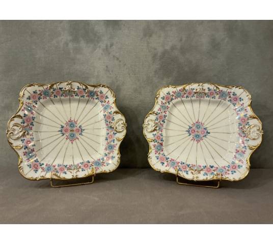 Paire de plats en porcelaine de Vieux Paris d'époque 19 ème