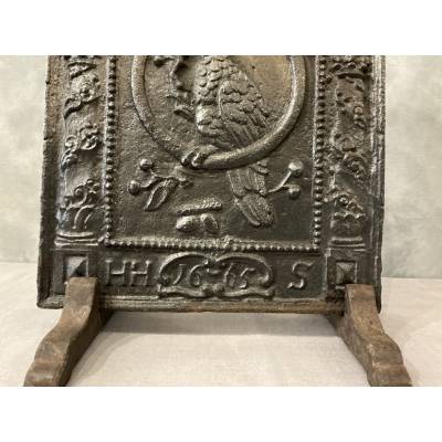 Plaque de cheminée ancien en fonte d'époque fin 17 ème