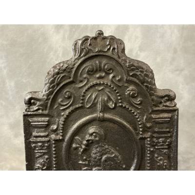 Plaque de cheminée ancien en fonte d'époque fin 17 ème