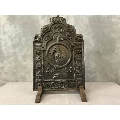 Plaque de cheminée ancien en fonte d'époque fin 17 ème