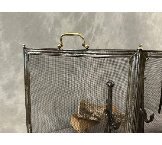 Petit pare feu de cheminée ancien en fer d'époque 19 ème